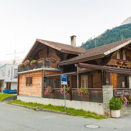 Ristorante Pensione Chalet Stazione Poschiavo Buitenkant foto