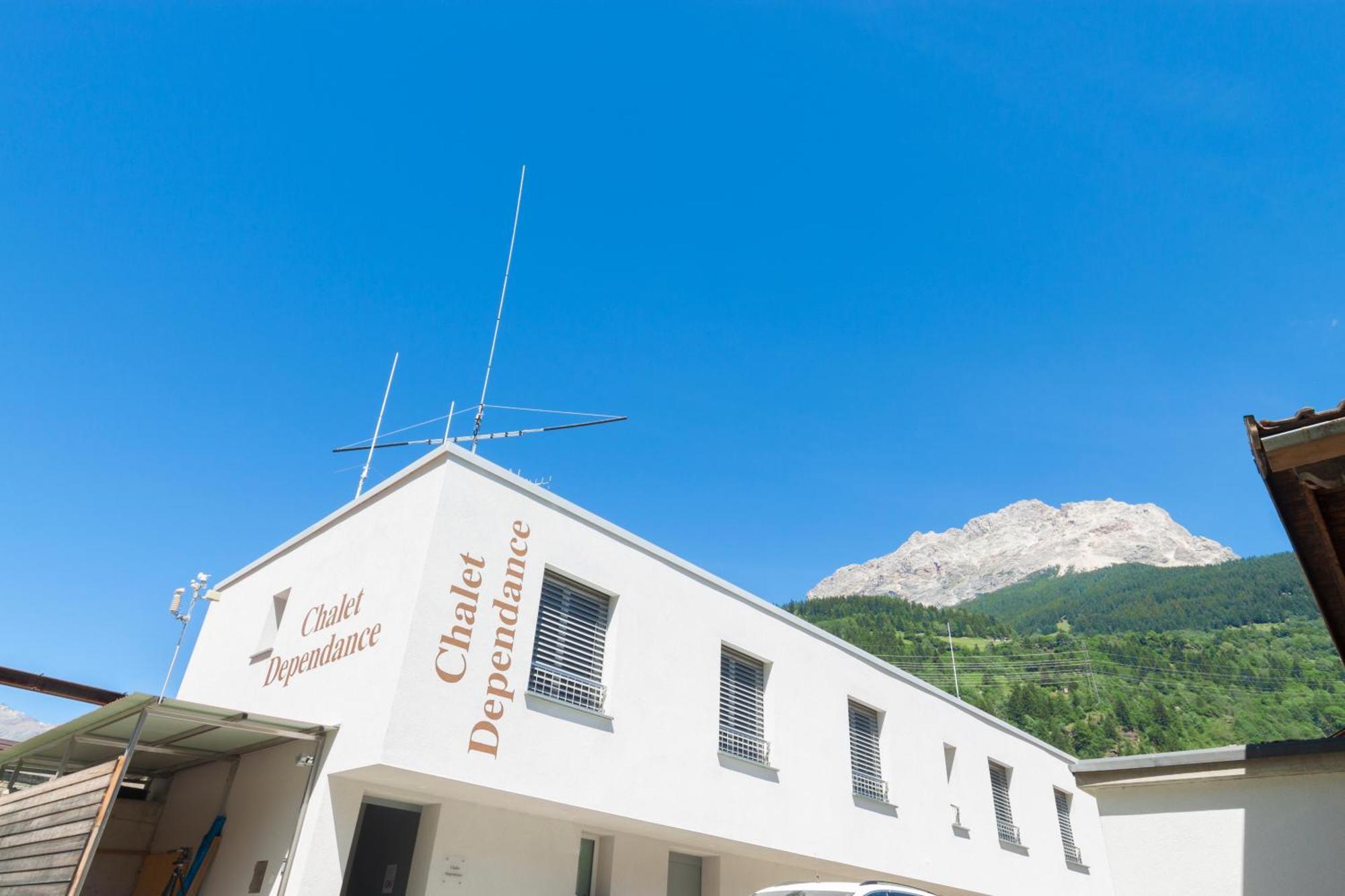 Ristorante Pensione Chalet Stazione Poschiavo Buitenkant foto