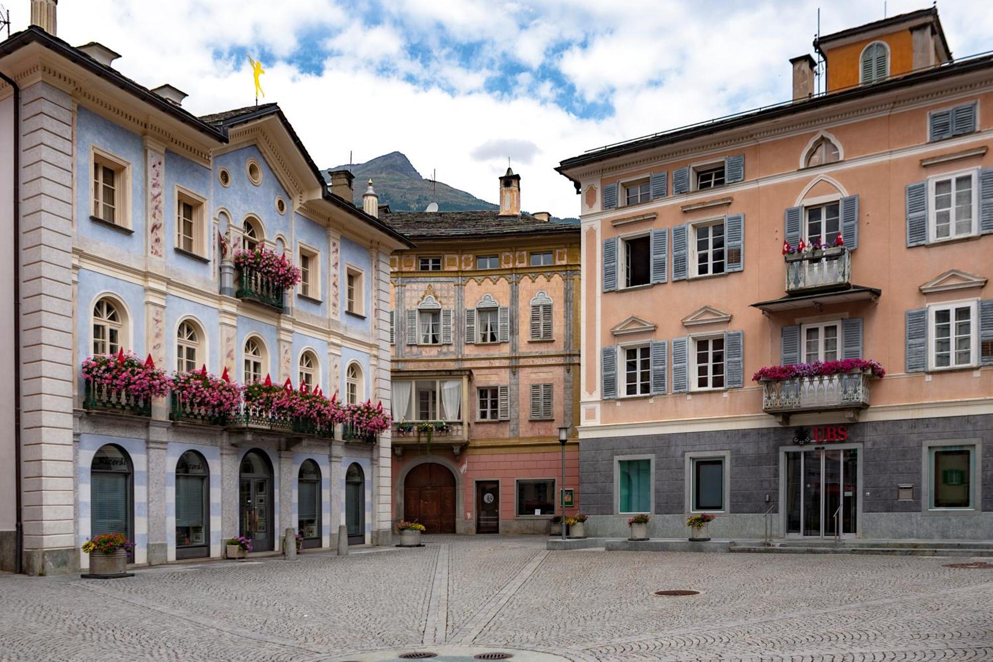 Ristorante Pensione Chalet Stazione Poschiavo Buitenkant foto