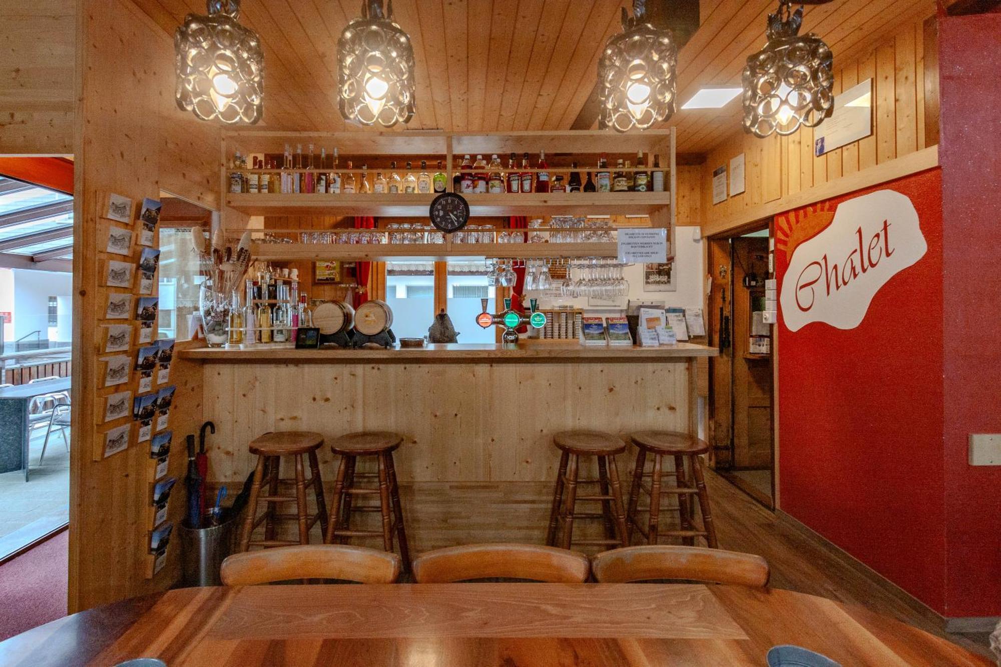Ristorante Pensione Chalet Stazione Poschiavo Buitenkant foto