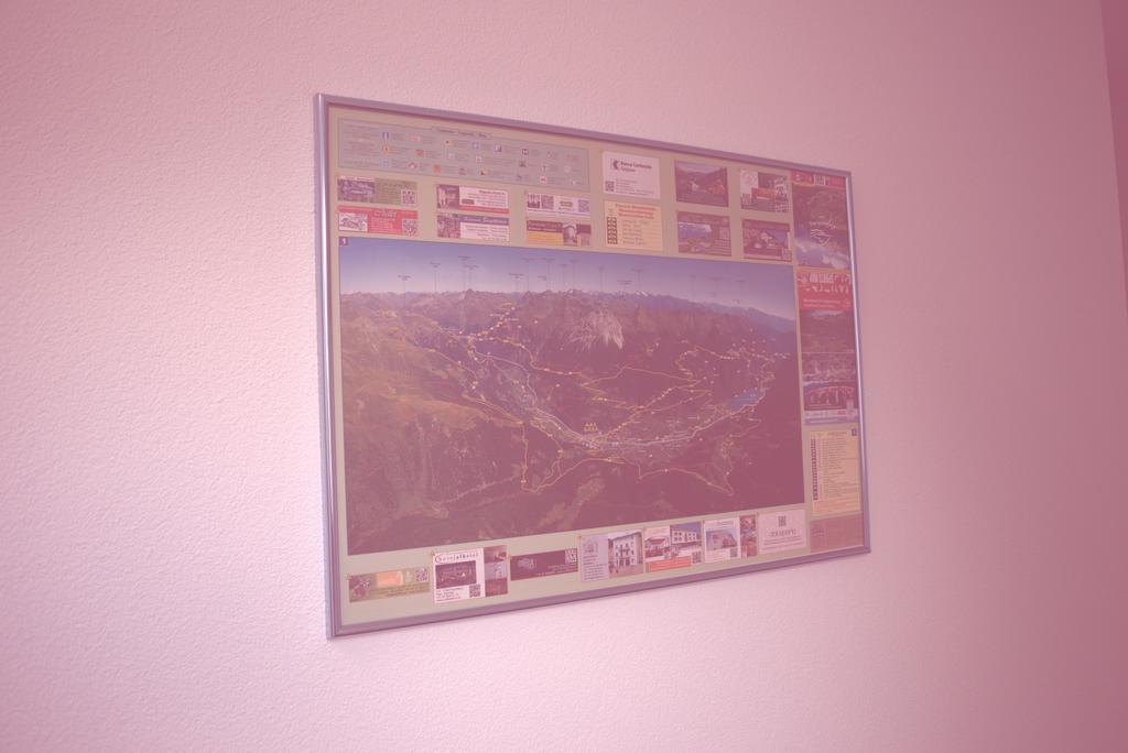 Ristorante Pensione Chalet Stazione Poschiavo Buitenkant foto